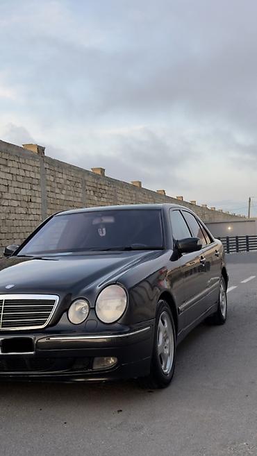 Mercedes-Benz: Mercedes-Benz E 220: 2.2 l | 2000 il Sedan — 18