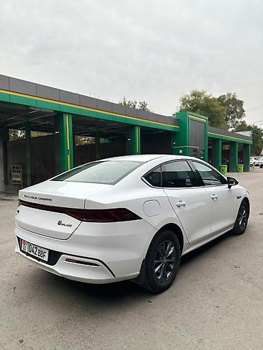 BYD: BYD Qin: 2021 г., Автомат, Электромобиль, Седан — 5
