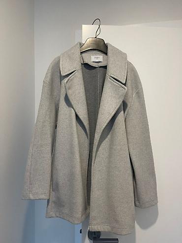 Kaputi: ZARA Basic sivi kaputić vel. M Ramena 50,pazuh 55,duzina 78cm. - — 2