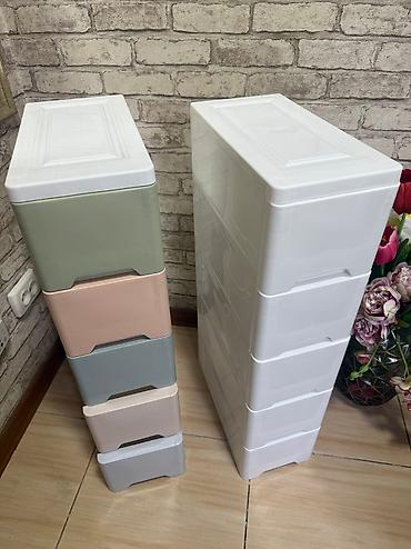 Комоды для одежды: Пластиковый комод с пятью выдвижными ящиками белого цвета и салатовым — 17