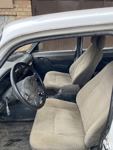 продам дом киргизия 1: Волга 3110 сатылат жылы 1997 ак тусто обьем 2,4 коробка мотор жакшы