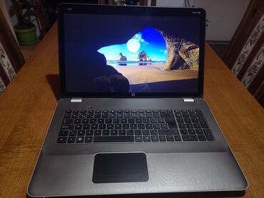 Laptop i Netbook računari: Intel Core i7, 4 GB OZU, 17.3 "