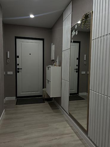 Otaqlar: Azadlıq metrosunun yaninda yerləşən 9 mərtəbəli binada 3 otaqlı, əla — 1