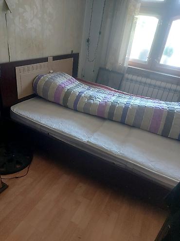 işlenmiş carpayi: 2 təknəfərlik çarpayı, Dolab, Komod, 2 tumba, İşlənmiş — 7