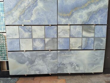 5 15 taxta qiymeti 2021: Mavi oniks effektli keramika plitələri - Dizayn: dəniz dalğasını