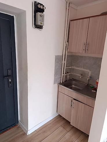 Бөлмөлөрдү ижарага берүү: 18 м², Эмерексиз — 3