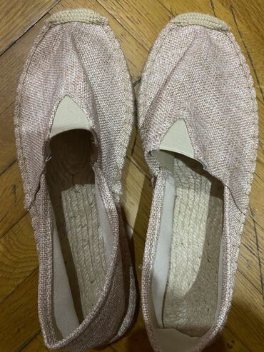Ayaqqabılar: Dəbli espadril ayaqqabılar - Model: slip-on espadril - Rəng: açıq