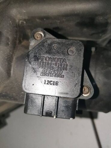 Другие автозапчасти: Датчик массового расхода воздуха Toyota Camry ACV30 2AZ-FE 2001 (б/у) at lalafo.kg Другие автозапчасти: Датчик массового расхода воздуха Toyota Camry ACV30 2AZ-FE 2001 (б/у)