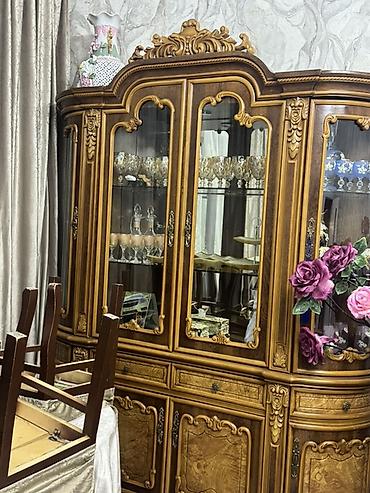 bufet bileceri: Real alici ile danismag olar qiymet baredde Klassik dizaynda vitrinalı — 2