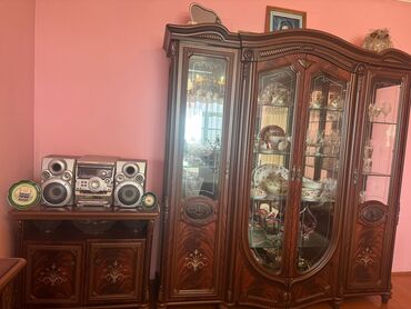 seyf qapi: İşlənmiş, Açılan, 4 qapılı Düz dolab, Qorka