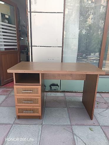 stolu: Ofis/iş masası – kompakt və funksional - Material: laminat/LDSP taxta — 1