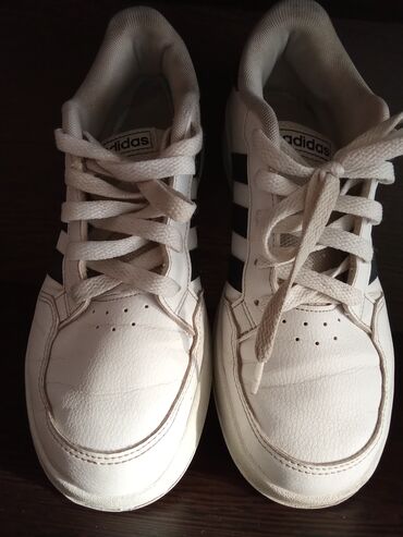 duboke cizme na pertlanje: Adidas, 38.5, bоја - Bela