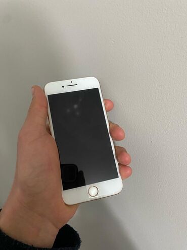 Apple iPhone: IPhone 8, Б/у, 64 ГБ, Золотой, 50 %