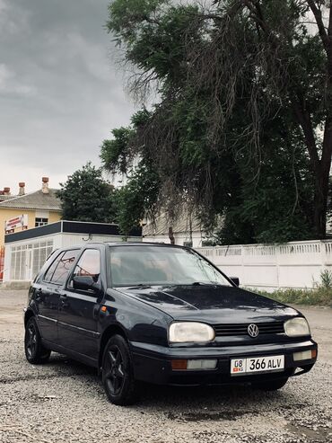 продаю в токмаке: Volkswagen Golf: 1992 г., 1.8 л, Механика, Бензин, Хетчбек