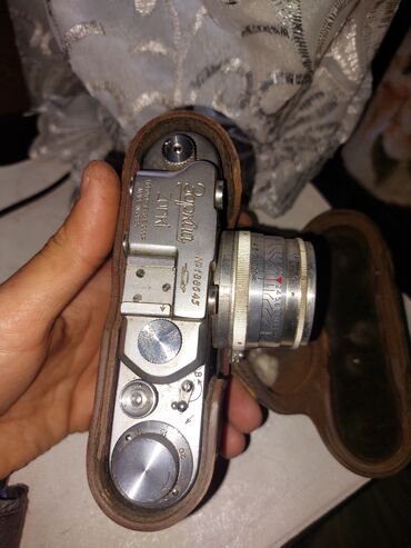 География: Zorkiy Zorki (Зоркий) 2M 35mm film fotoaparatı - SSRİ istehsalı, üst