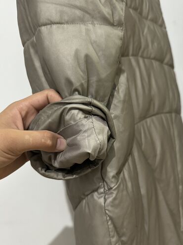 Пуховики и зимние куртки: Зимняя куртка пуховик. Цвет бронза. Напрлнитель Полиэстер 100%. размер — 6