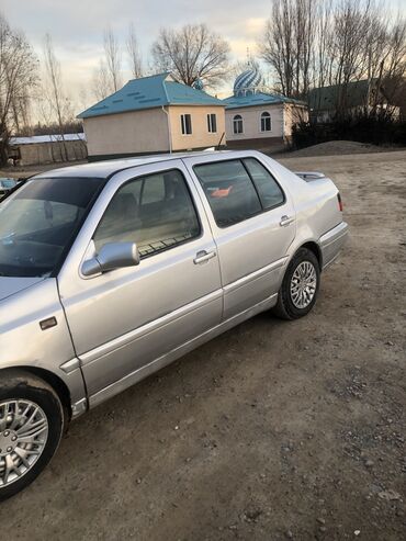 тойота приус с: Volkswagen Vento: 1996 г., 1.8 л, Механика, Бензин