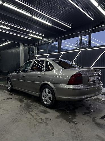 Opel: Opel Vectra: 1999 г., 1.8 л, Механика, Бензин, Седан — 7