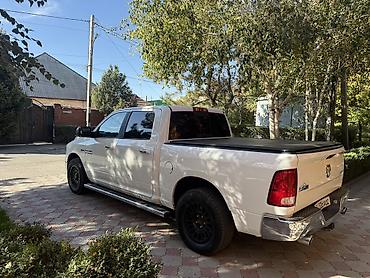 смешанные: Dodge Ram 1500: 2018 г., 5.7 л, Автомат, Газ, Пикап — 4