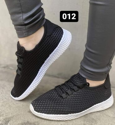 Women's Sneakers and athletic shoes: 41 — 4