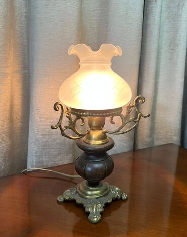 торшер со стеклянным абажуром: Лампа светильник высотой 38 см и диаметром 26 см со стеклянным