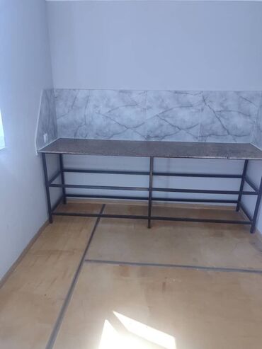 сдаю цокольное помещение: 1 м², Без мебели