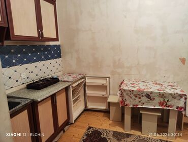 xacmazda kiraye evler ayliq: Salam bine savxozda 160 nömrəli marşurutun sonunda 1 otaqlı ev kirayə
