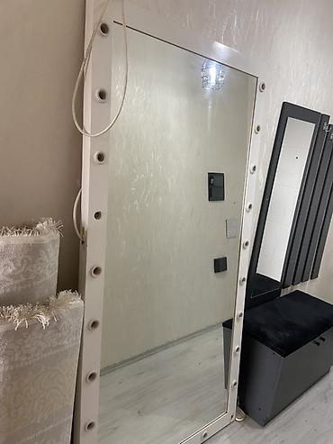 işıqlı güzgü: Güzgü Döşəmə üstü, Düzbucaqlı, Makiyaj üçün, Arxa işıqlı — 1