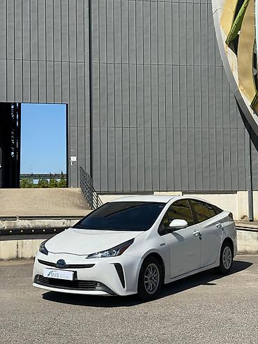 альфард 2020: Toyota Prius: 2020 г., 1.8 л, Автомат, Гибрид, Хэтчбэк — 1
