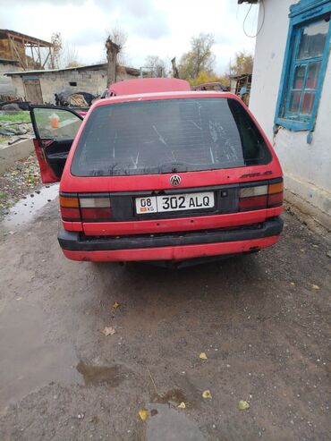 Volkswagen: Volkswagen Passat: 1991 г., 1.8 л, Механика, Бензин, Универсал