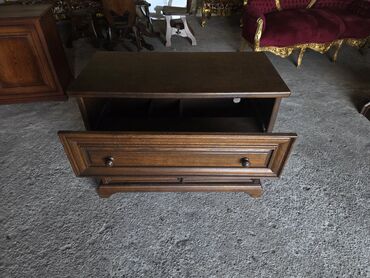 Stilske komode: Drvena komoda/TV ormarić u klasičnom stilu - Materijal: masivno drvo — 4