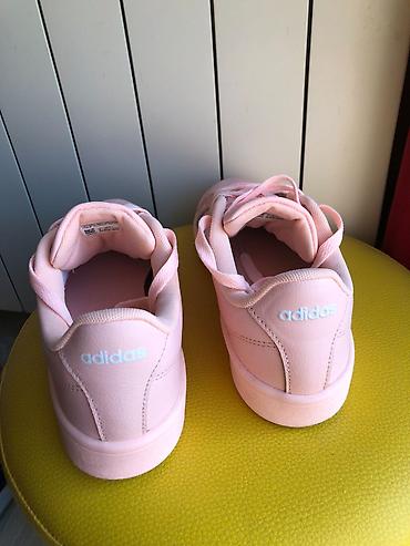 cipele metro: Skechers i Adidas 38 Prodajem ženske izuzetno atraktivne Skechers — 4
