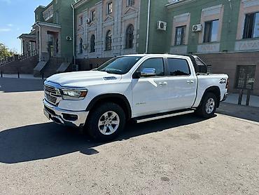 жабра: Dodge Ram 1500: 2020 г., 5.7 л, Автомат, Бензин, Пикап — 2