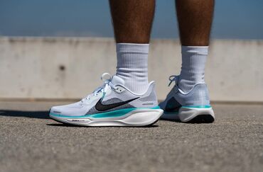 парик белый: Эркектердин кроссовкасы, 43, Nike, Жаңы, түсү - Ак, Акылуу жеткирүү