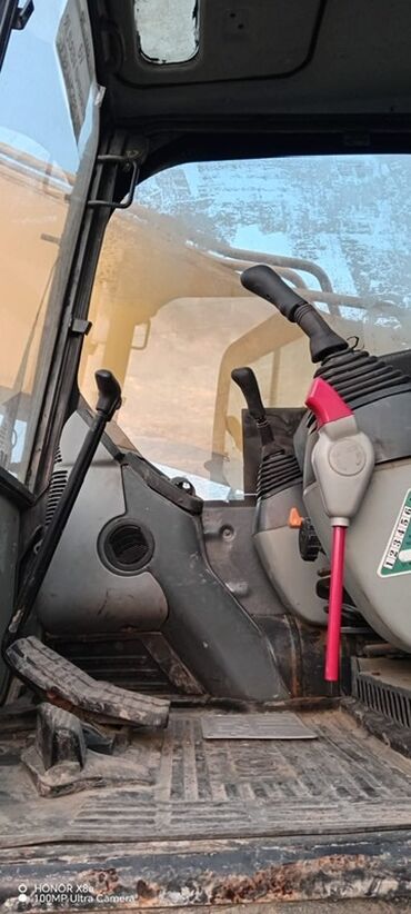Ekskavatorlar: Komatsu paletli ekskavator BARTER OLUNUR daşınmaz emlakla yeni — 9