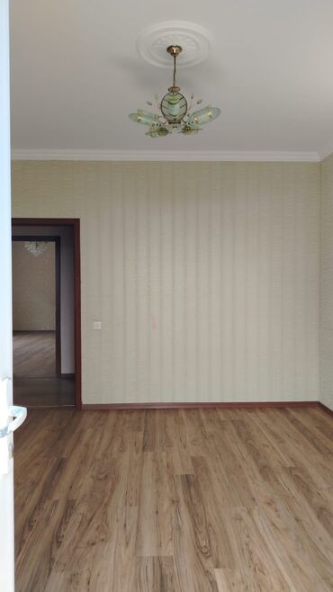 Otaqların satışı: 3 otaqlı mənzil – işıqlı və səliqəli planlama - Geniş zal: klassik — 19