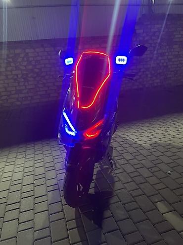 городской мотоцикл: Макси-скутер Honda, 175 куб. см, Бензин, Б/у — 1