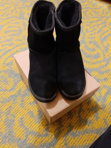 вечерние женские туфли: Угги 36, цвет - Черный