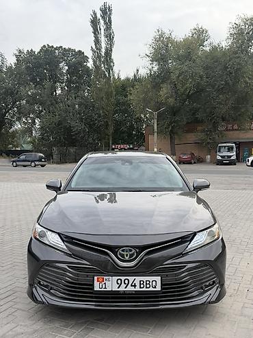 Toyota Camry: 2018 г., 2.5 л, Вариатор, Гибрид, Седан