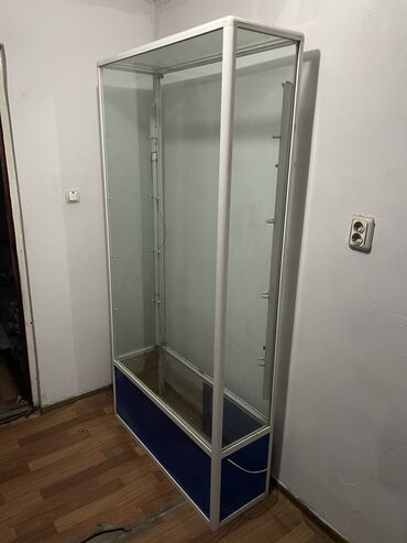 стеллажи для цветов с подсветкой: Витрина из стекла 

Дешево отдаем,срочная продажа