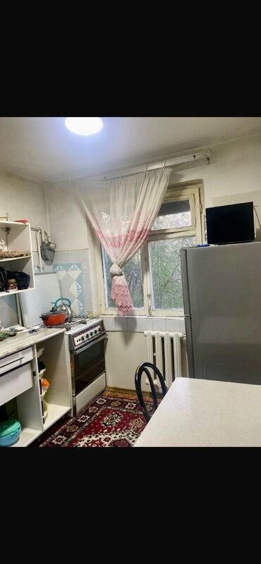 продажа 1 комнатную квартиру в бишкеке: 2-комнатная квартира Планировка: - Изолированная спальня и просторная