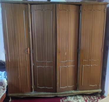 Dolablar: İşlənmiş, Açılan, 4 qapılı Düz dolab, Qarderob, paltar dolabı