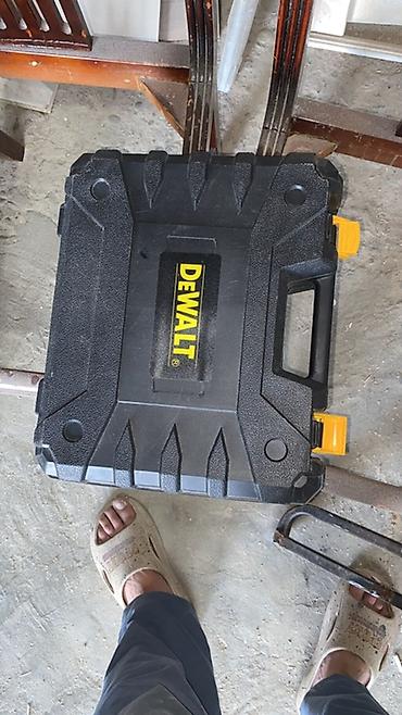 dewalt d2095: DEWALT elektrikli lobzik (Jigsaw) – orijinal sərt plastik çamada­nla — 1