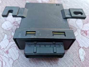 Auto delovi: Komutator Zastava,Yugo broj 2. Novo. Sest pinova. Cena 2000 dinara — 9