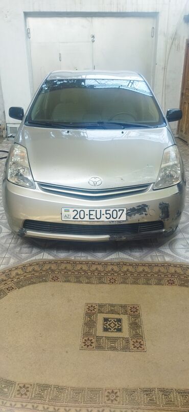 бампера гольф 2: Toyota Prius: 1.5 l | 2005 il Sedan
