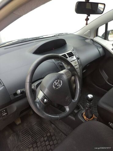 Toyota: Toyota Yaris: 1.3 l. | 2011 έ. Χάτσμπακ — 15