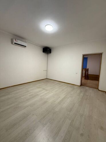 Долгосрочная аренда домов: 250 м², 6 комнат — 15