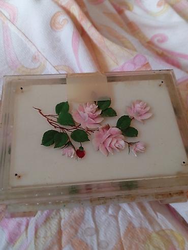 Sandıqlar: Akrildən dekorativ qutu – əl işinə bənzər gül motivləri ilə - — 1