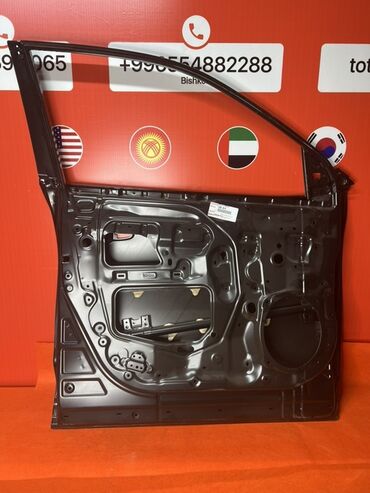 Двери и комплектующие: Новая передняя левая дверь автомобиля, выполненная из металла и — 9