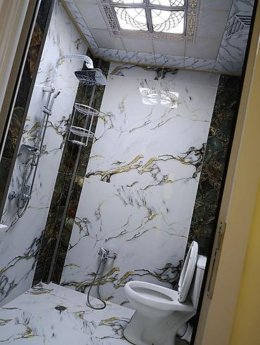 20 ci sahede evler: 3otaqlı mənzil – mətbəx-studiya və yataq otağı Xüsusiyyətlər: - Açıq — 8